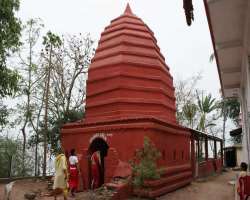 Before setting foot in the Kamakhya Temple, it is highly recommended to visit another divine abode, the Mahabhairav Umanand temple.